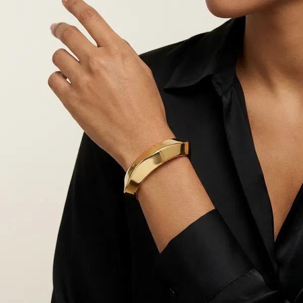 Yellow_Brass_Premium_And_Elegant_Bangle_For_Women