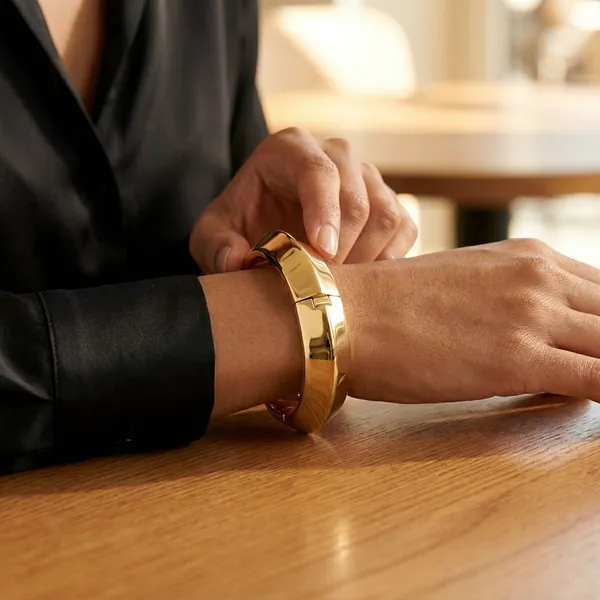 Yellow_Brass_Premium_And_Elegant_Bangle_For_Women