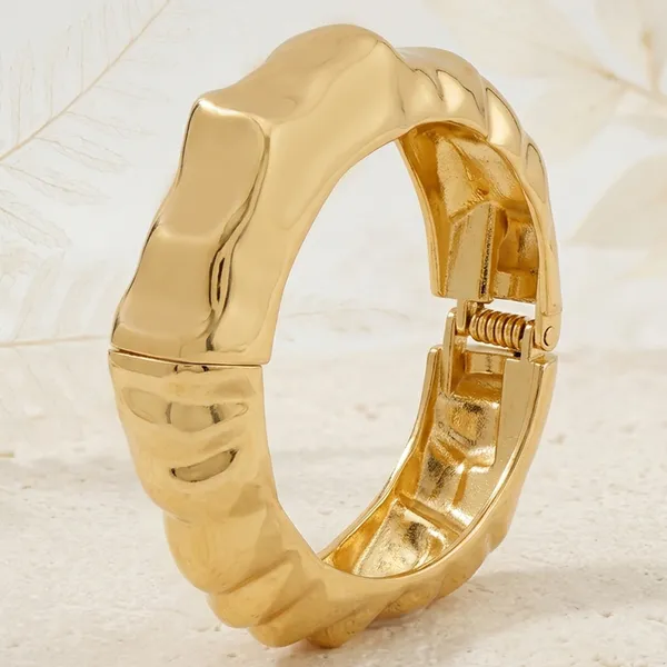 Yellow_Brass_Premium_And_Elegant_Bangle_For_Women