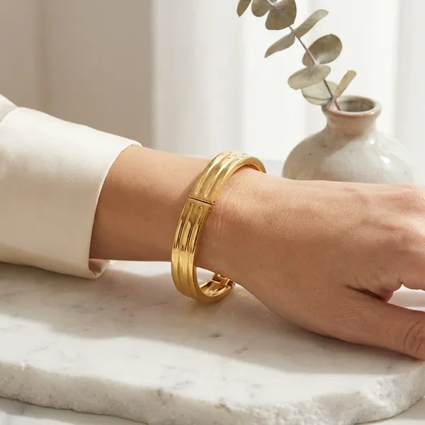 Yellow_Brass_Premium_And_Elegant_Bangle_For_Women
