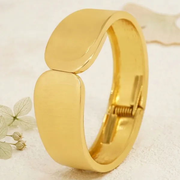 Yellow_Brass_Premium_And_Elegant_Bangle_For_Women