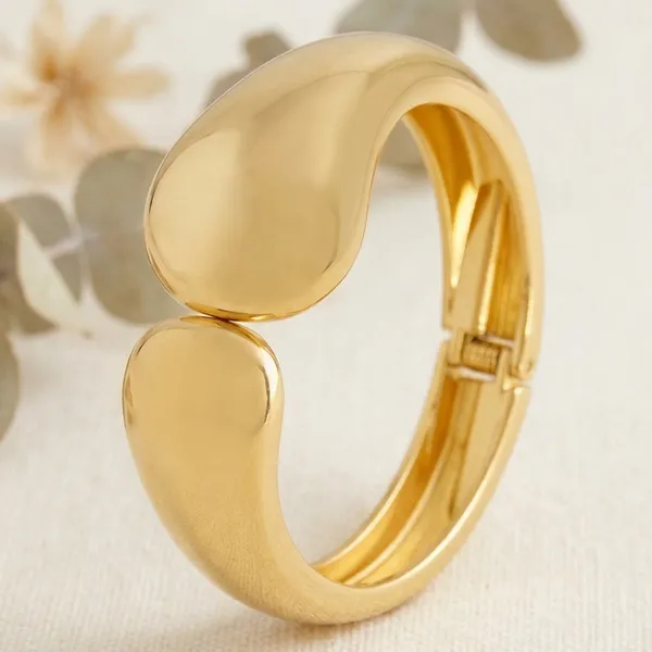 Yellow_Brass_Premium_And_Elegant_Bangle_For_Women