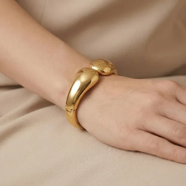 Yellow_Brass_Premium_And_Elegant_Bangle_For_Women
