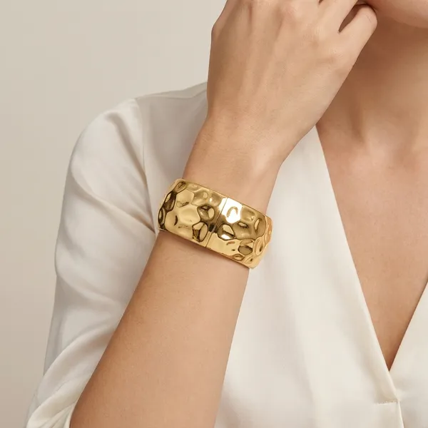 Yellow_Brass_Premium_And_Elegant_Bangle_For_Women