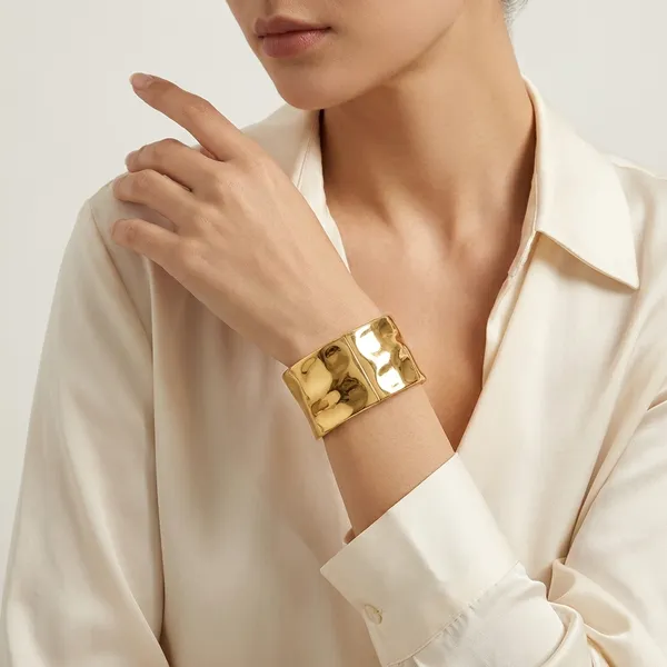 Yellow_Brass_Premium_And_Elegant_Bangle_For_Women