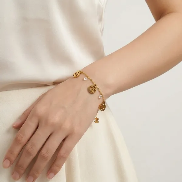 Yellow_Brass_Premium_And_Elegant_Bracelet_For_Women