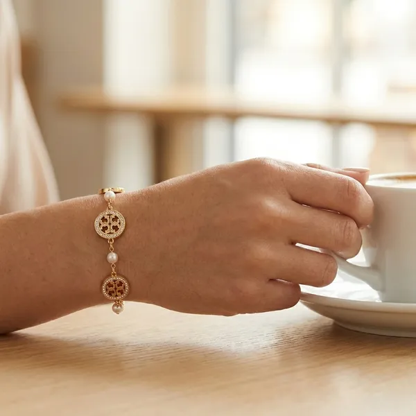 Yellow_Brass_Premium_And_Elegant_Bracelet_For_Women