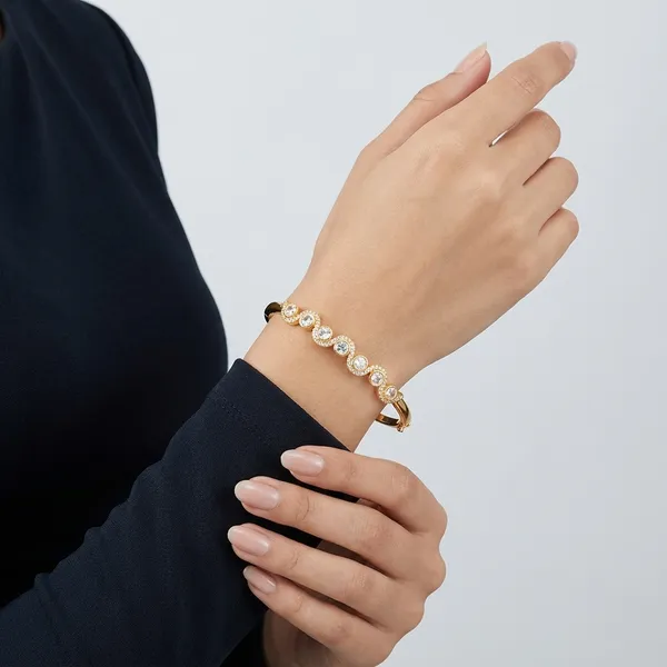 Yellow_Brass_Premium_And_Elegant_Bangle_For_Women