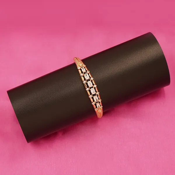 Yellow_Brass_Premium_And_Elegant_Bangle_For_Women