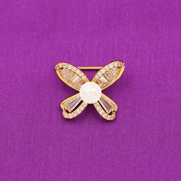 Yellow_Brass_Premium_And_Elegant_Brooch_For_Women