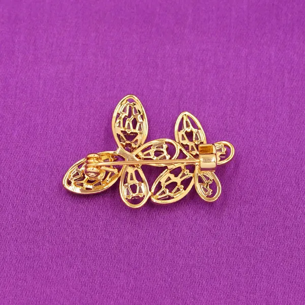 Yellow_Brass_Premium_And_Elegant_Brooch_For_Women