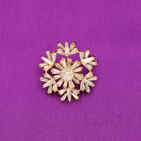 Yellow_Brass_Premium_And_Elegant_Brooch_For_Women