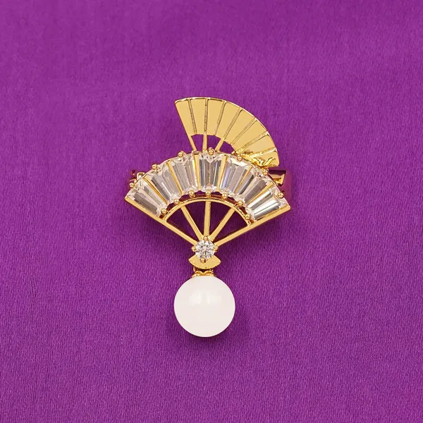 Yellow_Brass_Premium_And_Elegant_Brooch_For_Women