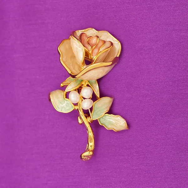 Yellow_Brass_Premium_And_Elegant_Brooch_For_Women