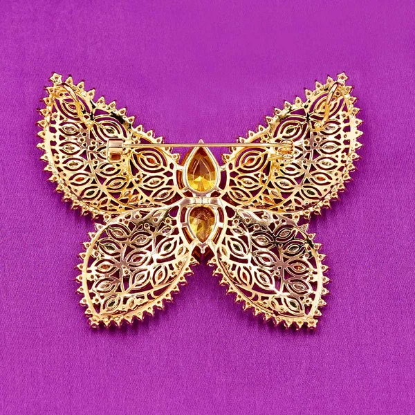 Yellow_Brass_Premium_And_Elegant_Brooch_For_Women