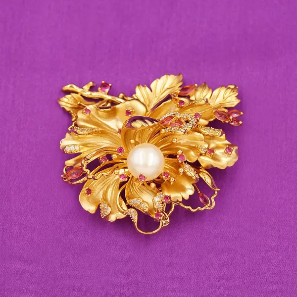 Yellow_Brass_Premium_And_Elegant_Brooch_For_Women