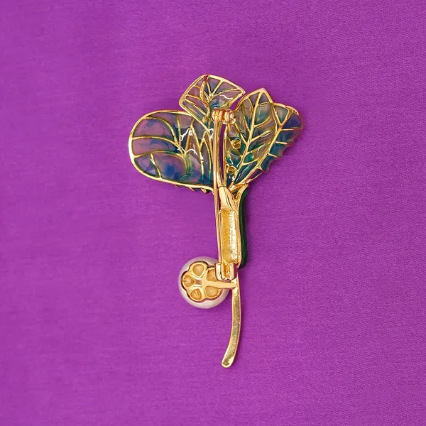 Yellow_Brass_Premium_And_Elegant_Brooch_For_Women