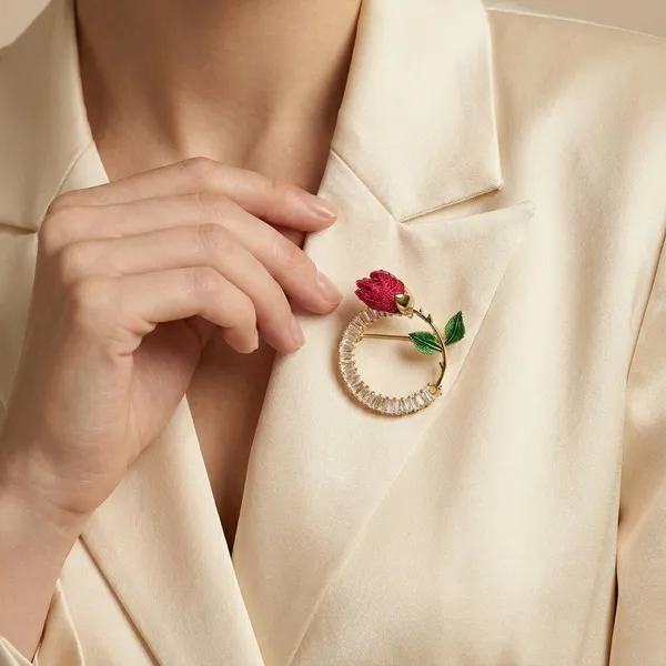 Yellow_Brass_Premium_And_Elegant_Brooch_For_Women
