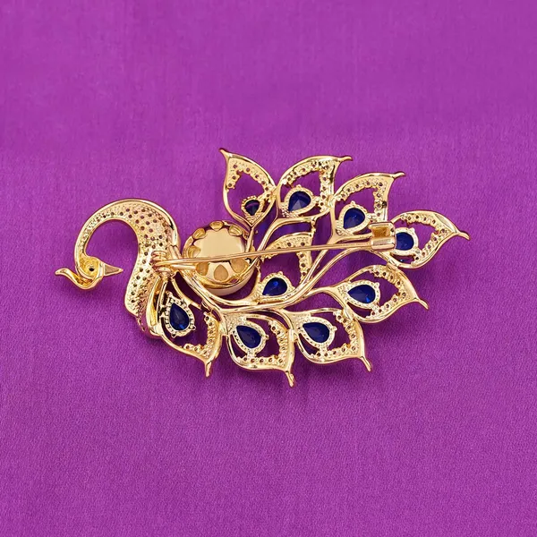 Yellow_Brass_Premium_And_Elegant_Brooch_For_Women