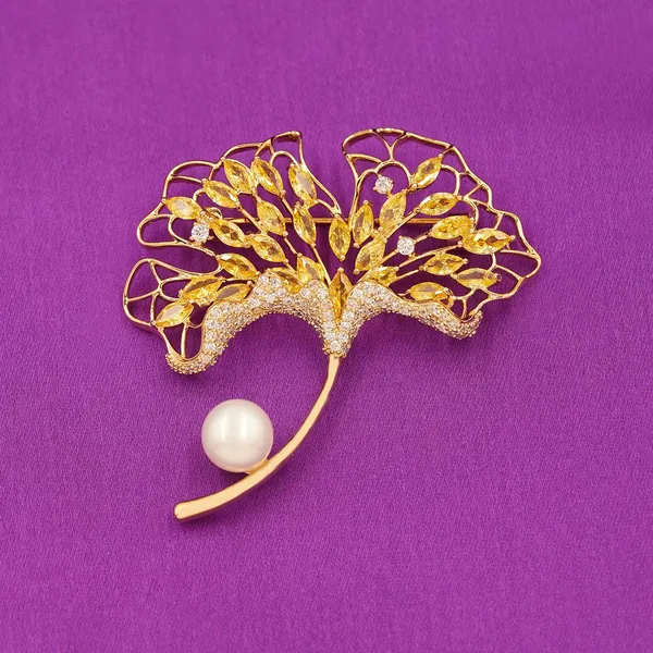 Yellow_Brass_Premium_And_Elegant_Brooch_For_Women