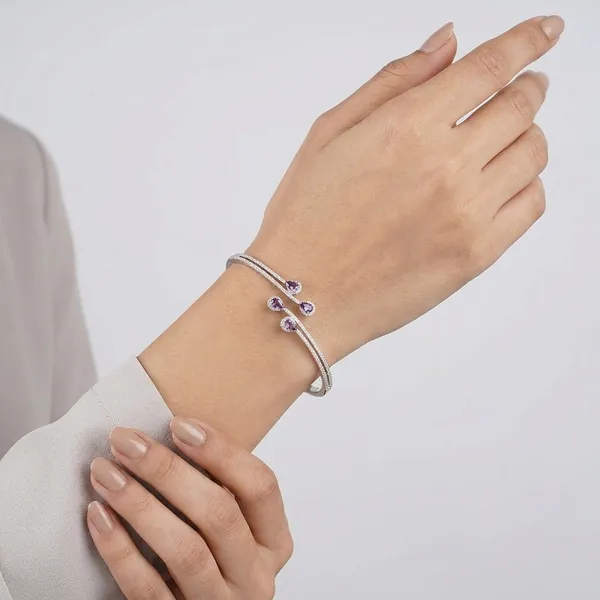 White_Brass_Premium_And_Elegant_Bangle_For_Women
