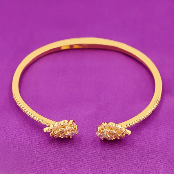 Yellow_Brass_Premium_And_Elegant_Bangle_For_Women