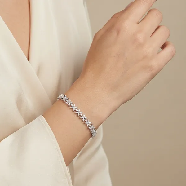 White_Brass_Premium_And_Elegant_Bracelet_For_Women