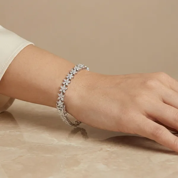 White_Brass_Premium_And_Elegant_Bracelet_For_Women