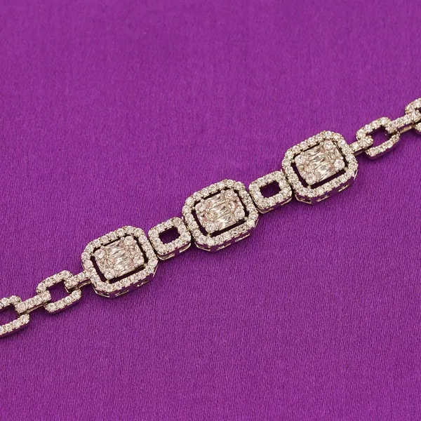 White_Brass_Premium_And_Elegant_Bracelet_For_Women
