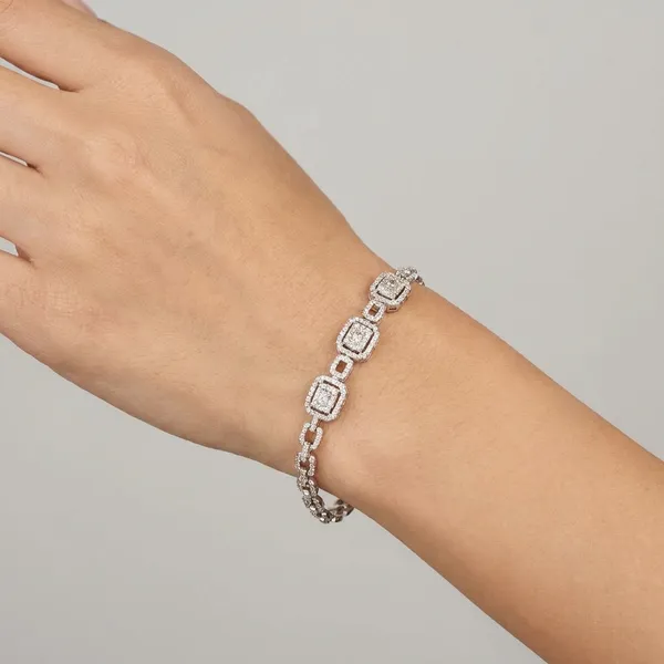 White_Brass_Premium_And_Elegant_Bracelet_For_Women