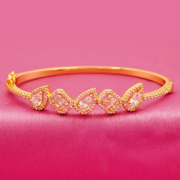 Yellow_Brass_Premium_And_Elegant_Bangle_For_Women