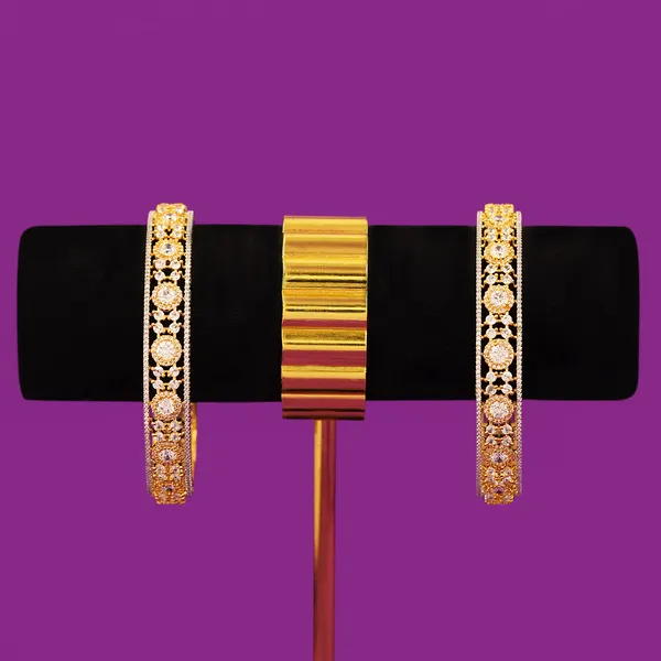 Yellow_Brass_Premium_And_Elegant_Bangle_For_Women