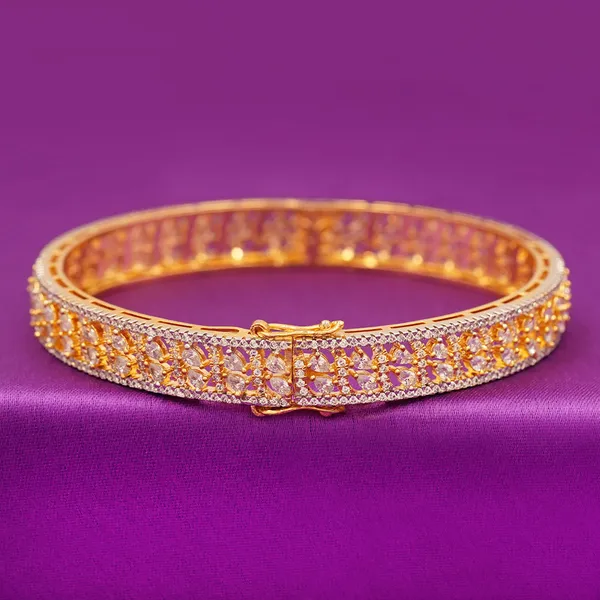 Yellow_Brass_Premium_And_Elegant_Bangle_For_Women
