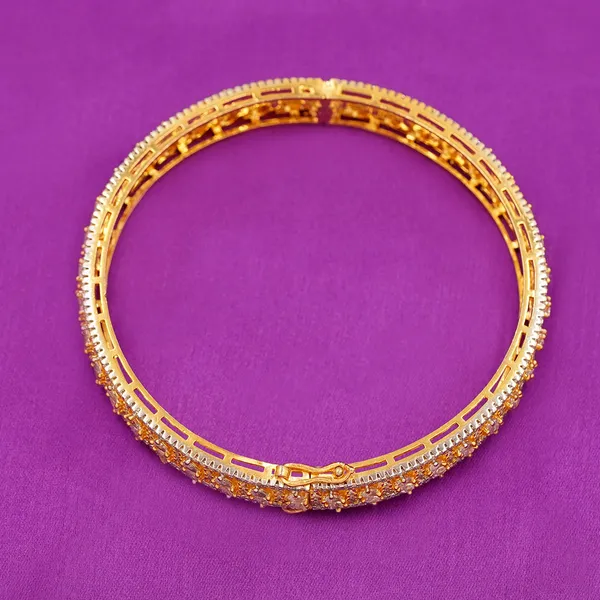 Yellow_Brass_Premium_And_Elegant_Bangle_For_Women