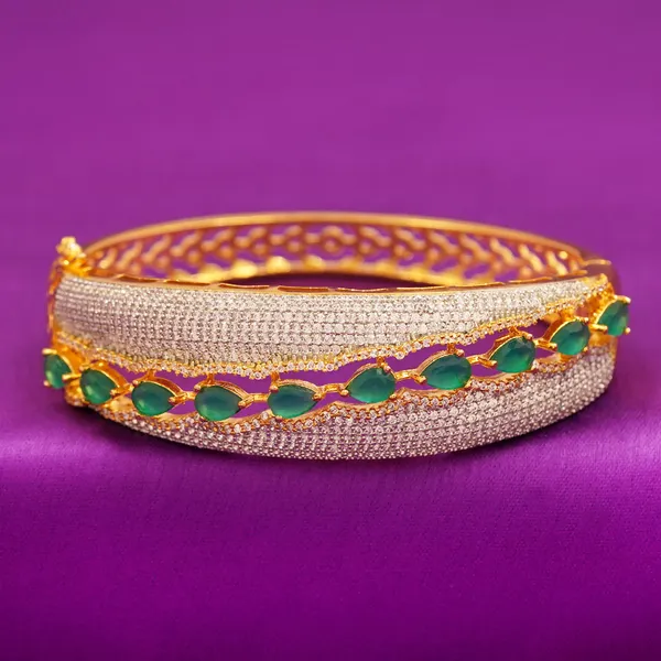 Yellow_Brass_Premium_And_Elegant_Bangle_For_Women