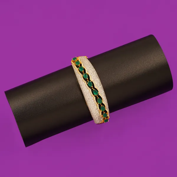 Yellow_Brass_Premium_And_Elegant_Bangle_For_Women