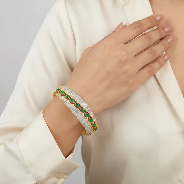 Yellow_Brass_Premium_And_Elegant_Bangle_For_Women