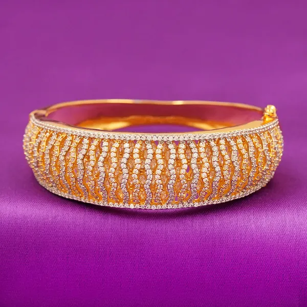 Yellow_Brass_Premium_And_Elegant_Bangle_For_Women