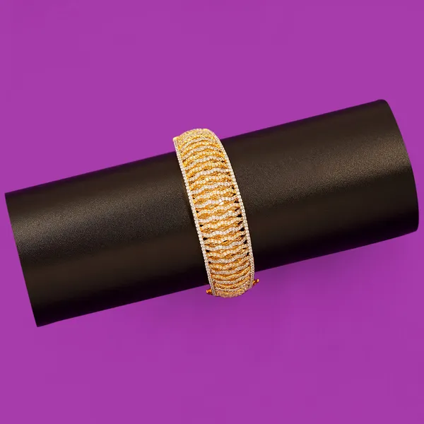 Yellow_Brass_Premium_And_Elegant_Bangle_For_Women