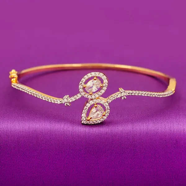 Yellow_Brass_Premium_And_Elegant_Bangle_For_Women