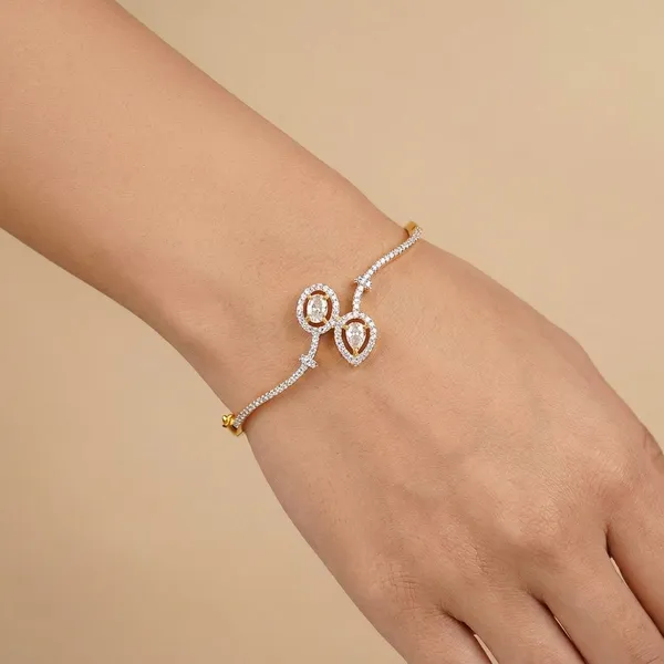 Yellow_Brass_Premium_And_Elegant_Bangle_For_Women