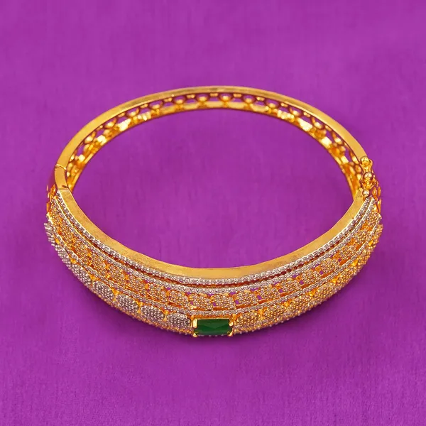 Yellow_Brass_Premium_And_Elegant_Bangle_For_Women