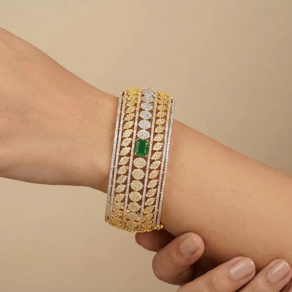 Yellow_Brass_Premium_And_Elegant_Bangle_For_Women