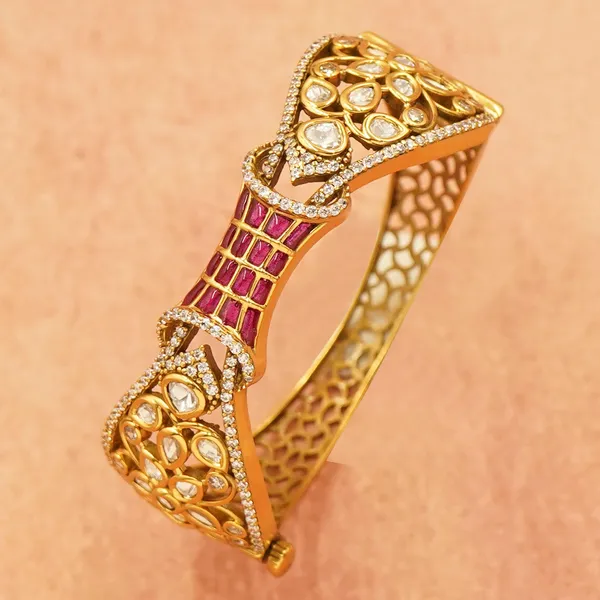 Yellow_Brass_Premium_And_Elegant_Bangle_For_Women