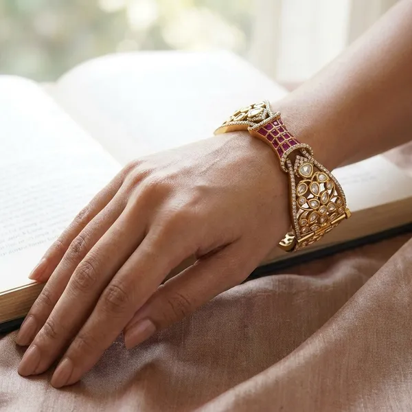 Yellow_Brass_Premium_And_Elegant_Bangle_For_Women