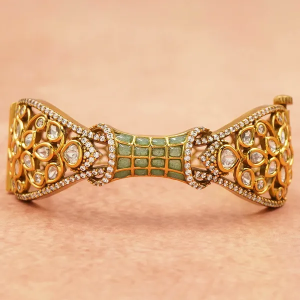 Yellow_Brass_Premium_And_Elegant_Bangle_For_Women