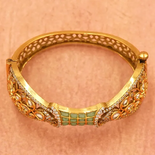 Yellow_Brass_Premium_And_Elegant_Bangle_For_Women