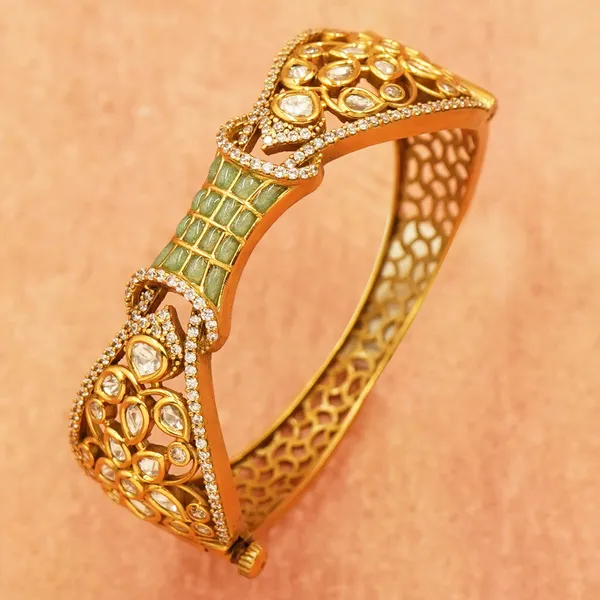 Yellow_Brass_Premium_And_Elegant_Bangle_For_Women