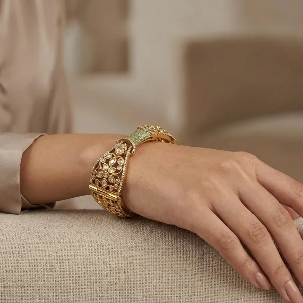 Yellow_Brass_Premium_And_Elegant_Bangle_For_Women