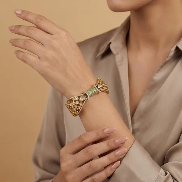 Yellow_Brass_Premium_And_Elegant_Bangle_For_Women